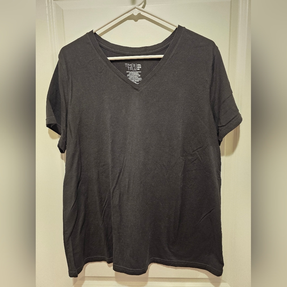 Time and Tru Men's Dark Gray V-Neck Tee